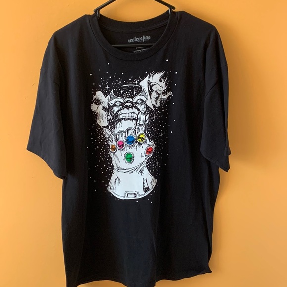 Other - Marvel Thanos Gauntlet Comic cover size Xl